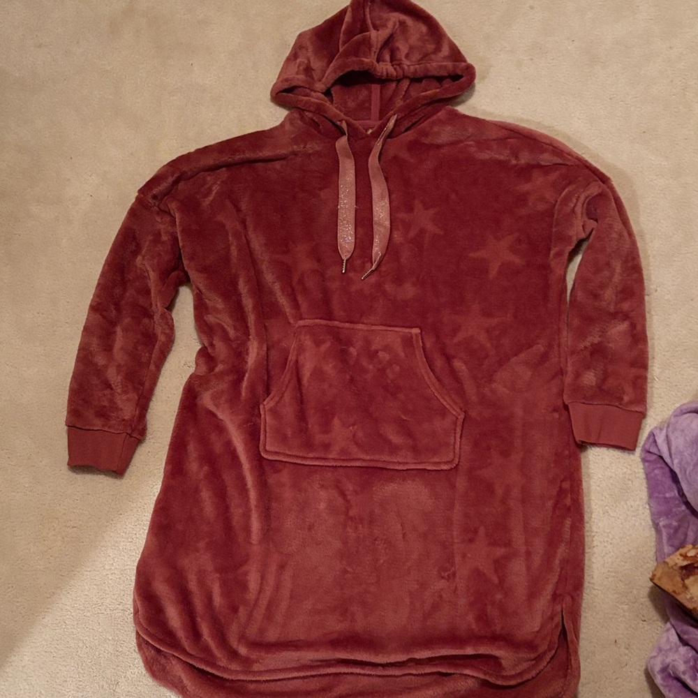 Denver Hayes Plush Burgundy Hooded Sweatshirt